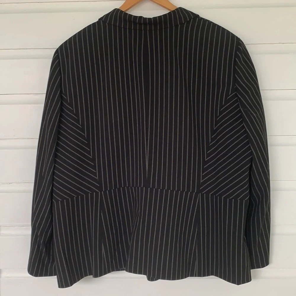 Tahari Arthur S. Levine | Pin Stripe Black Structured Lined 2 Button Jacket 24W